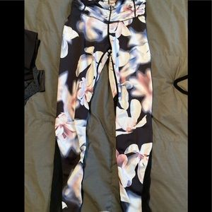 Chill by will floral leggings size small